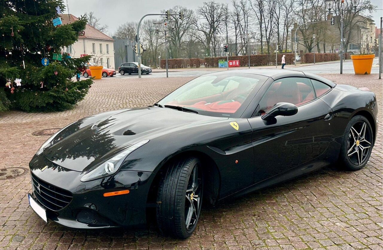 Ferrari California T, 3.9L V8